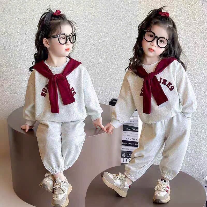 SET DÀI THỂ THAO HAI DA KÈM KHĂN BÉ GÁI