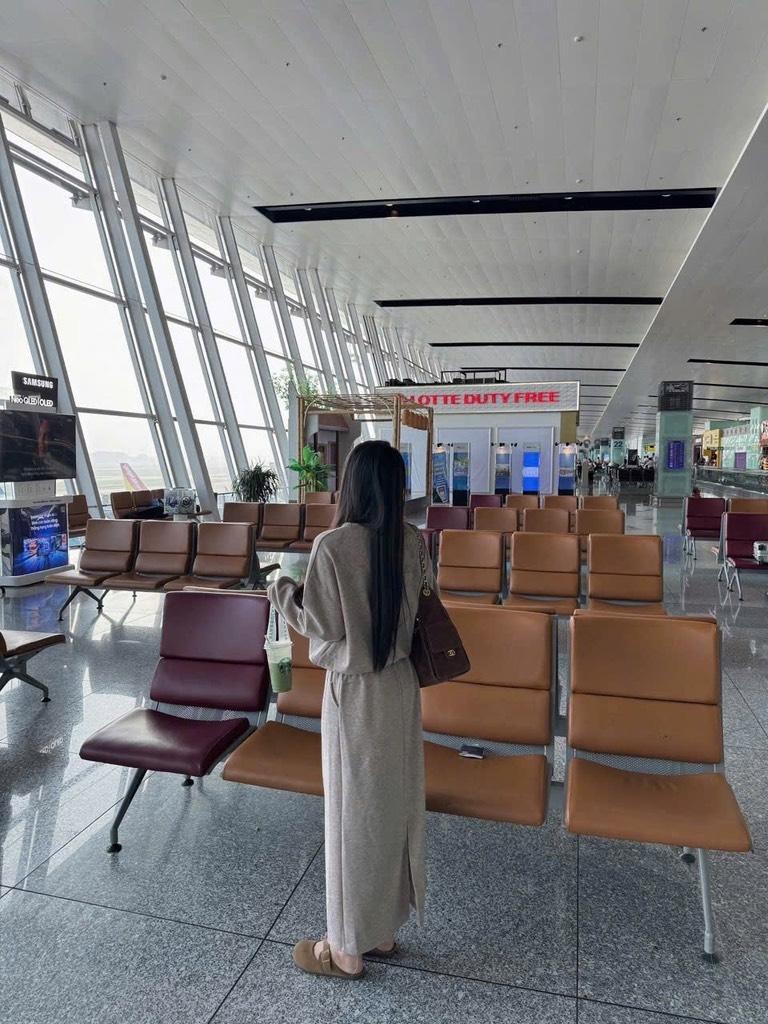 SET TĂM LÔNG THỎ CHÂN VÁY MÀU BE NỮ THU ĐÔNG