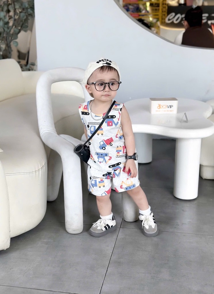 SET 2 BỘ Ô TÔ CẦN CẨU TONE ĐỎ GHI BÉ TRAI SẴN(SALE 85k)