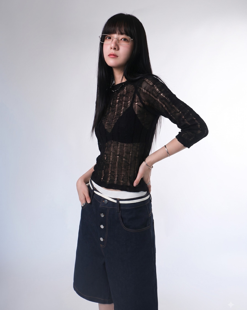 Áo Lace Longsleeves Top - Black