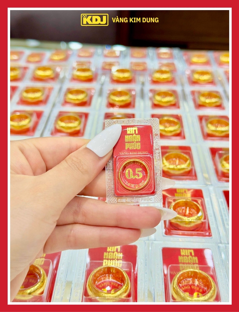 Nhẫn 0.5 chỉ tròn trơn ép vỉ Kim Ngân Phúc bản vị