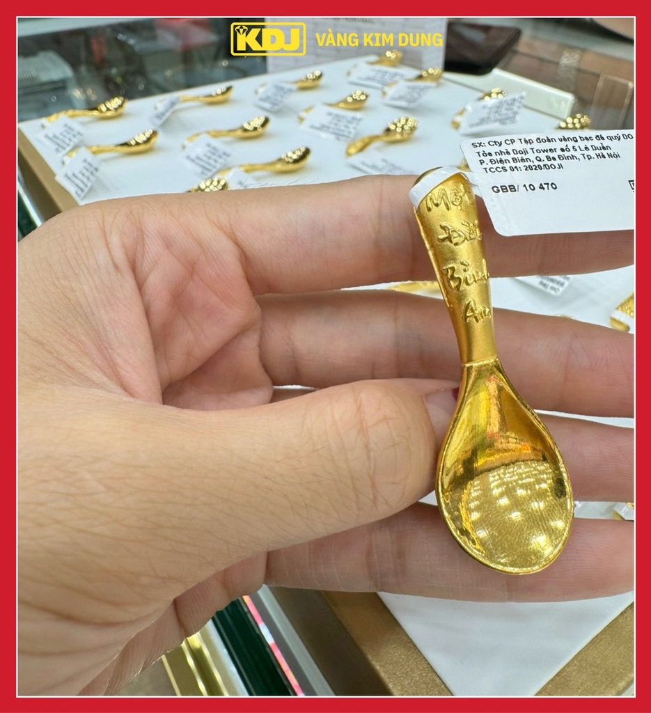 Thìa vàng Doji khắc chữ “ Một đời bình an “ vàng 24k
