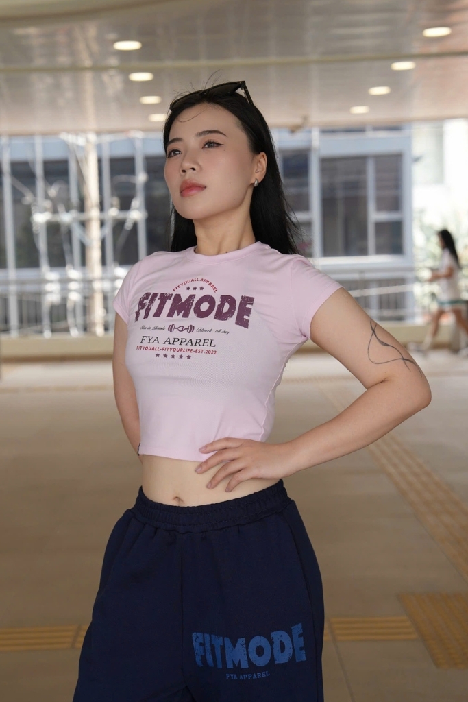 Áo Croptop Ôm FITMODE - Hồng Chữ Xanh
