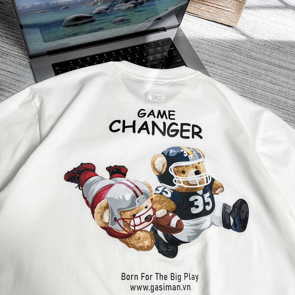 Áo thun Gasi Trắng gạo in Gấu bóng bầu dục