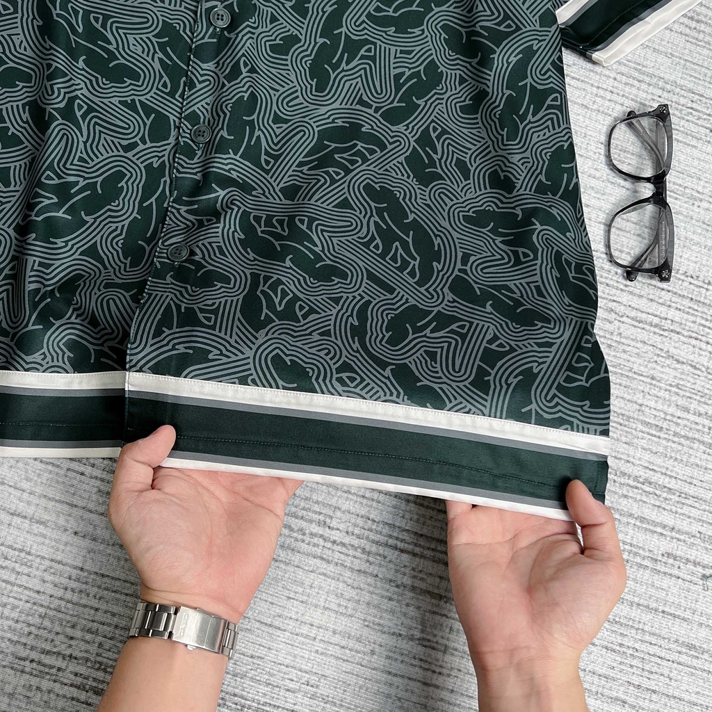 Sơ Mi Cuban Lụa Băng Họa Tiết Monobear Xanh Lá