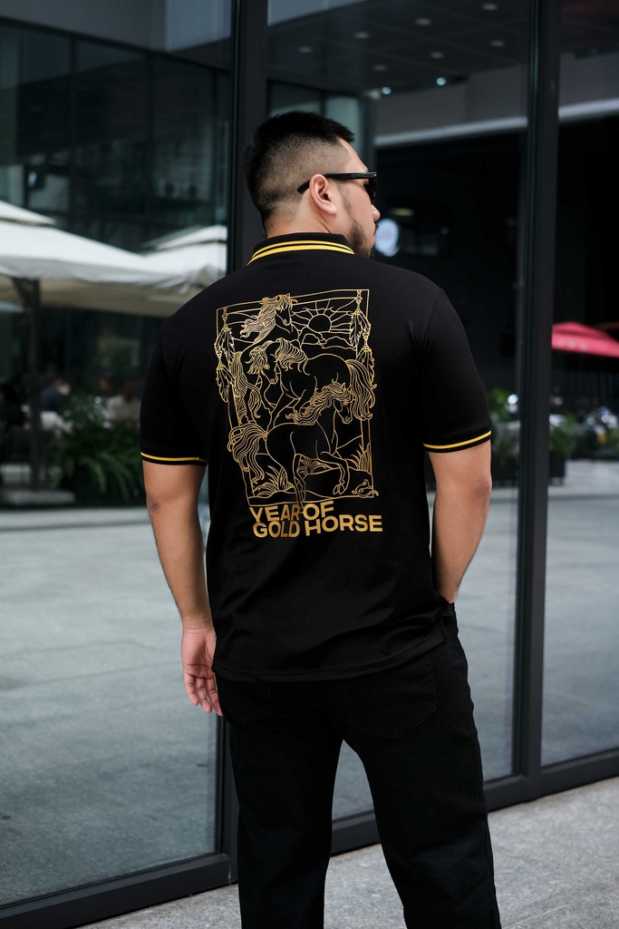 Áo Polo Đen In Nhũ Vàng Cổ Phối Sọc