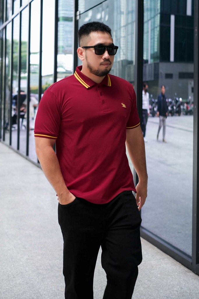 Áo Polo Đỏ Đô In Nhũ Vàng Cổ Phối Sọc