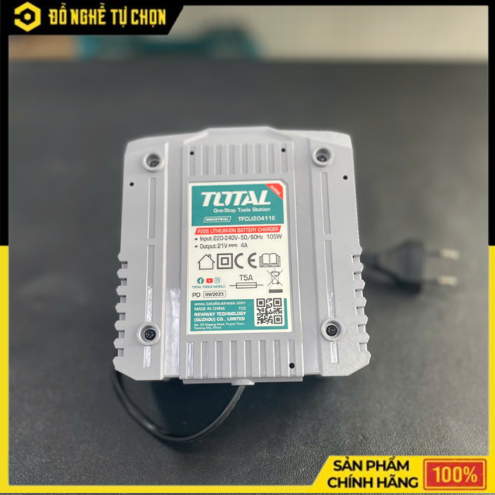 Bộ 2 pin TFBLI2002 và 1 sạc TFCLI20411E dùng pin  Lithium-Ion 20V hiệu Total TFBCPK1424