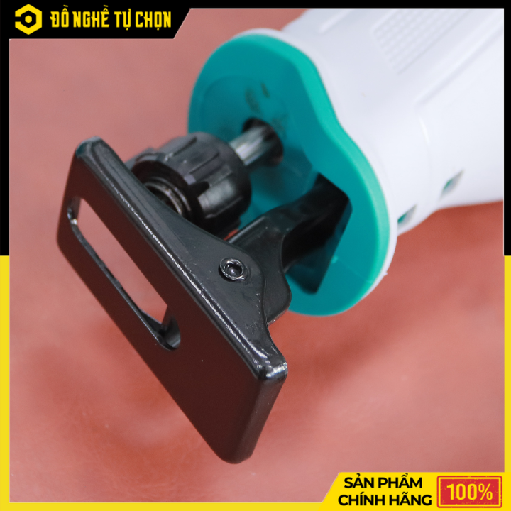 Máy Cưa Kiếm Cầm Tay Dùng Điện Total TS100756 – 750W – Tốc Độ 900–3300 Vòng/Phút – Cắt Gỗ 115mm – Hàng Chính Hãng Có VAT