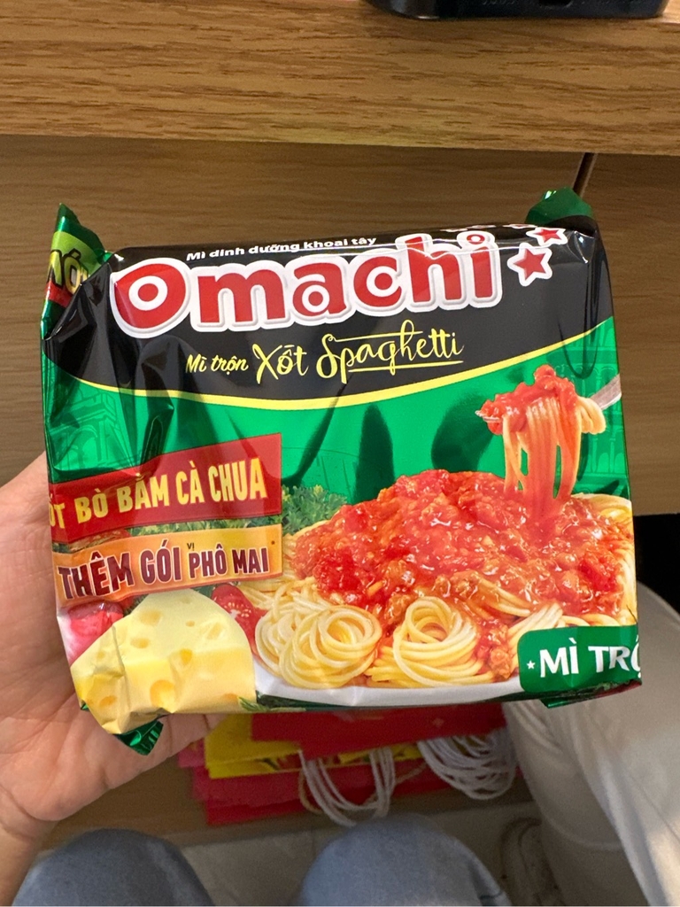 Mỳ trộn Omachi sốt spagheti