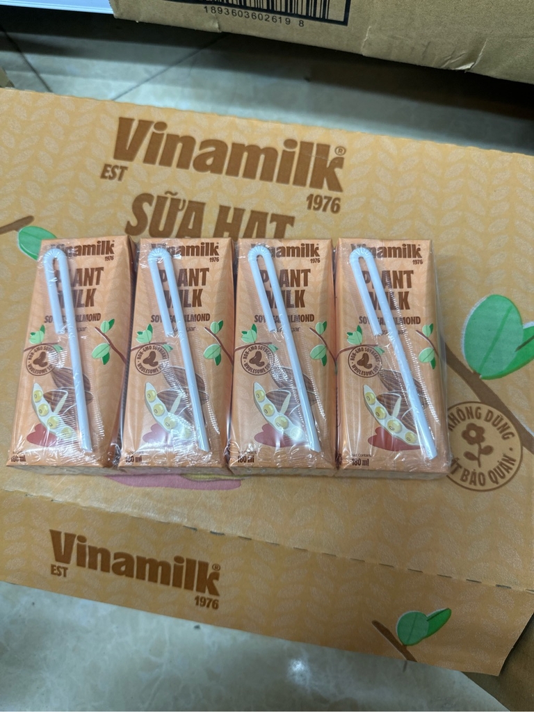 SDN Hạnh nhân ít đường VNM 180ml