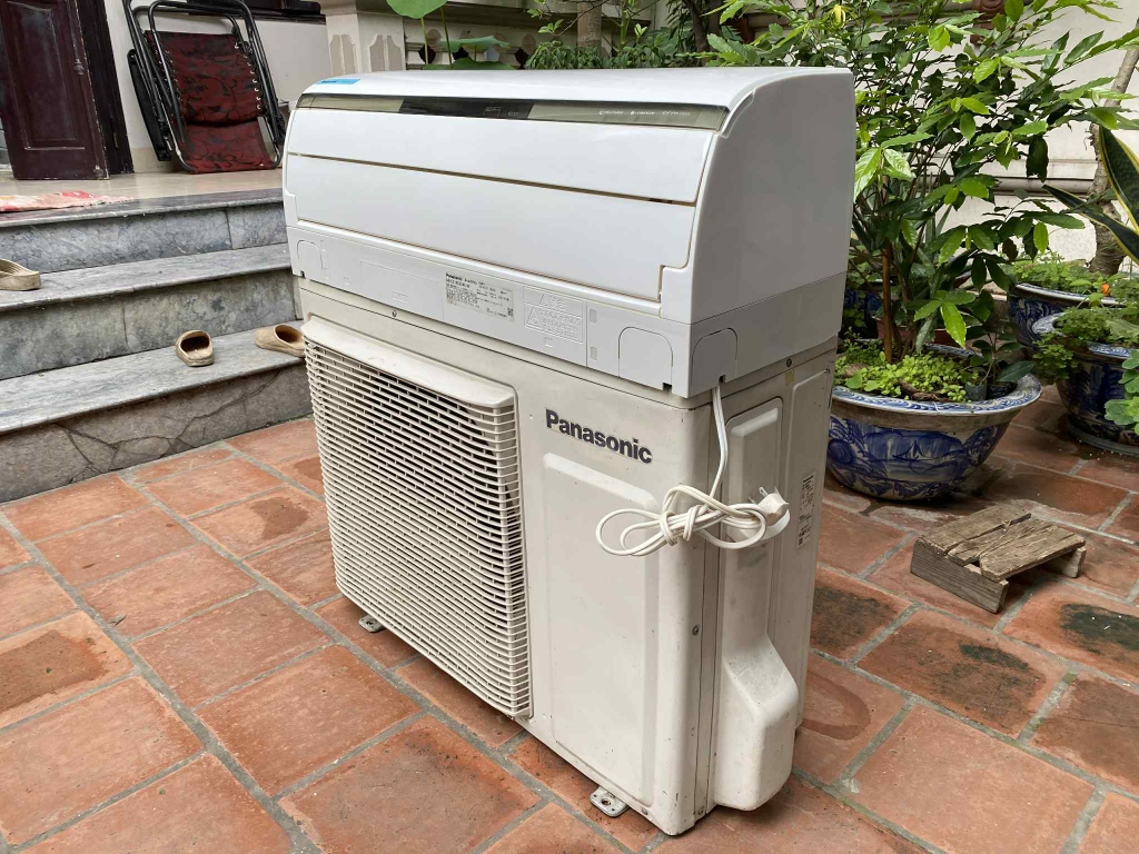 Điều hòa Panasonic Viền Đen 10K PTU