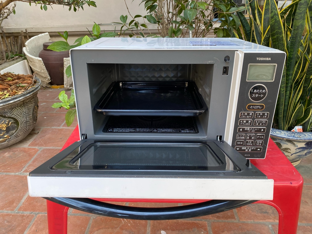 Lò vi sóng Toshiba ER-V18