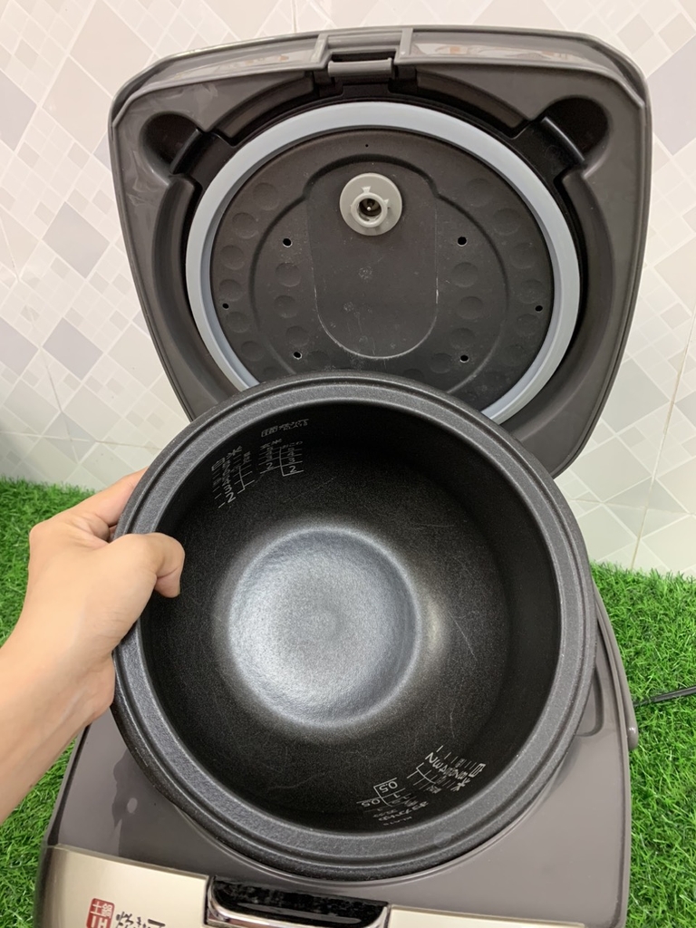 Nồi cơm cao tần 1.5L Tiger JKL-H150