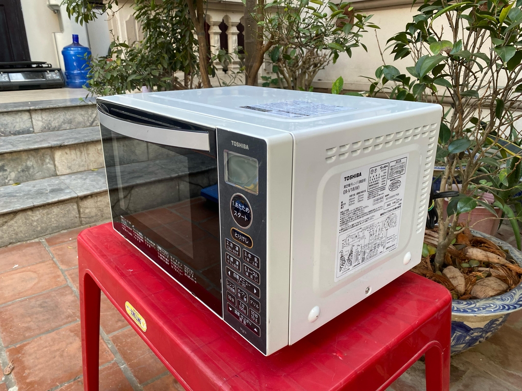 Lò vi sóng Toshiba ER-V18