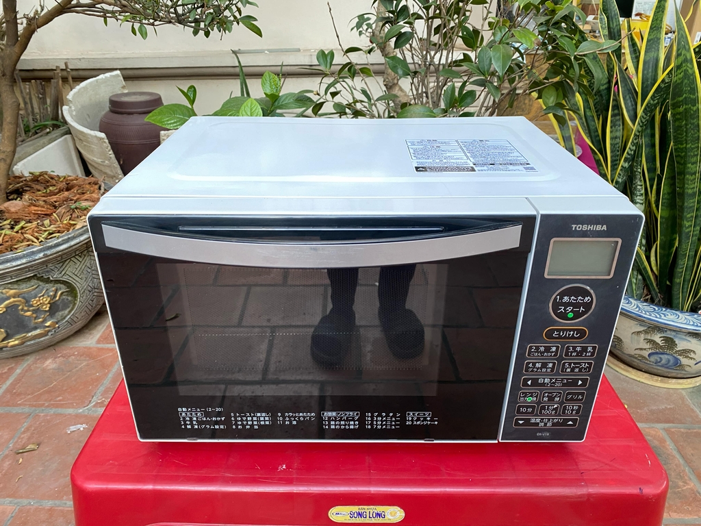 Lò vi sóng Toshiba ER-V18