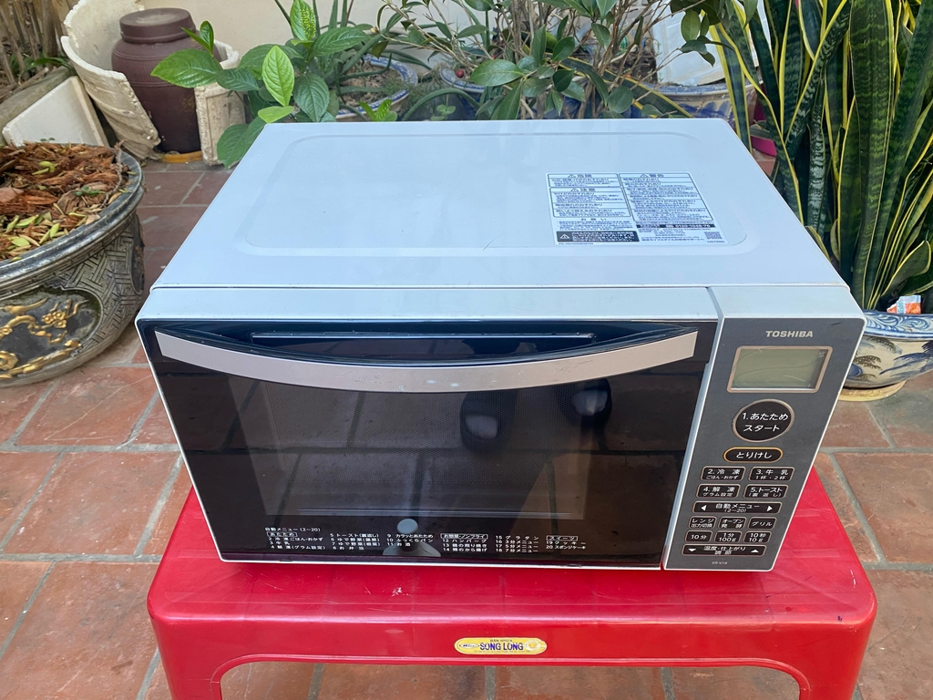 Lò vi sóng Toshiba ER-V18