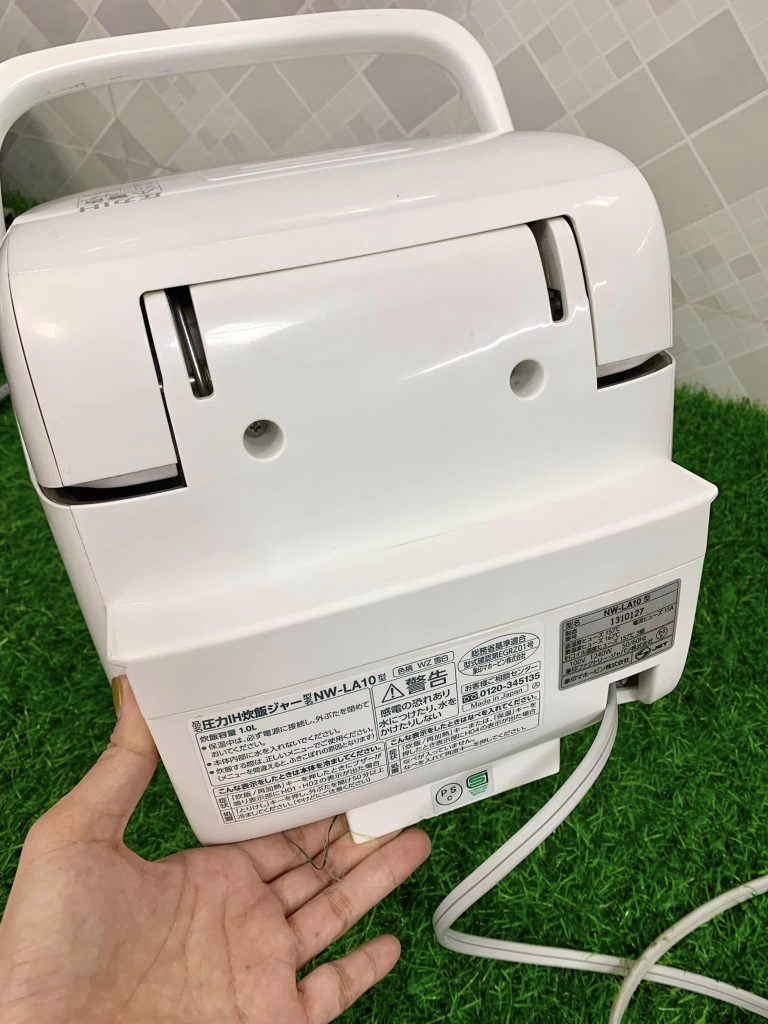 Nồi cơm cao tần áp suất 1L: Zojirushi NW-LA10