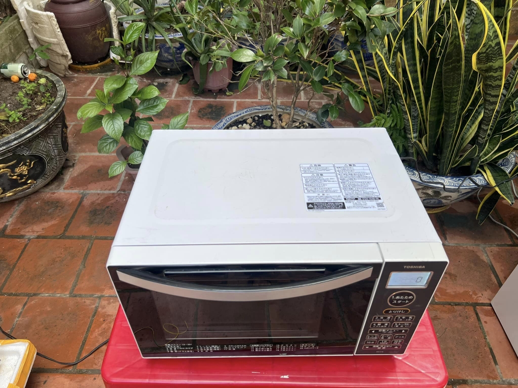 lò vi sóng toshiba v18