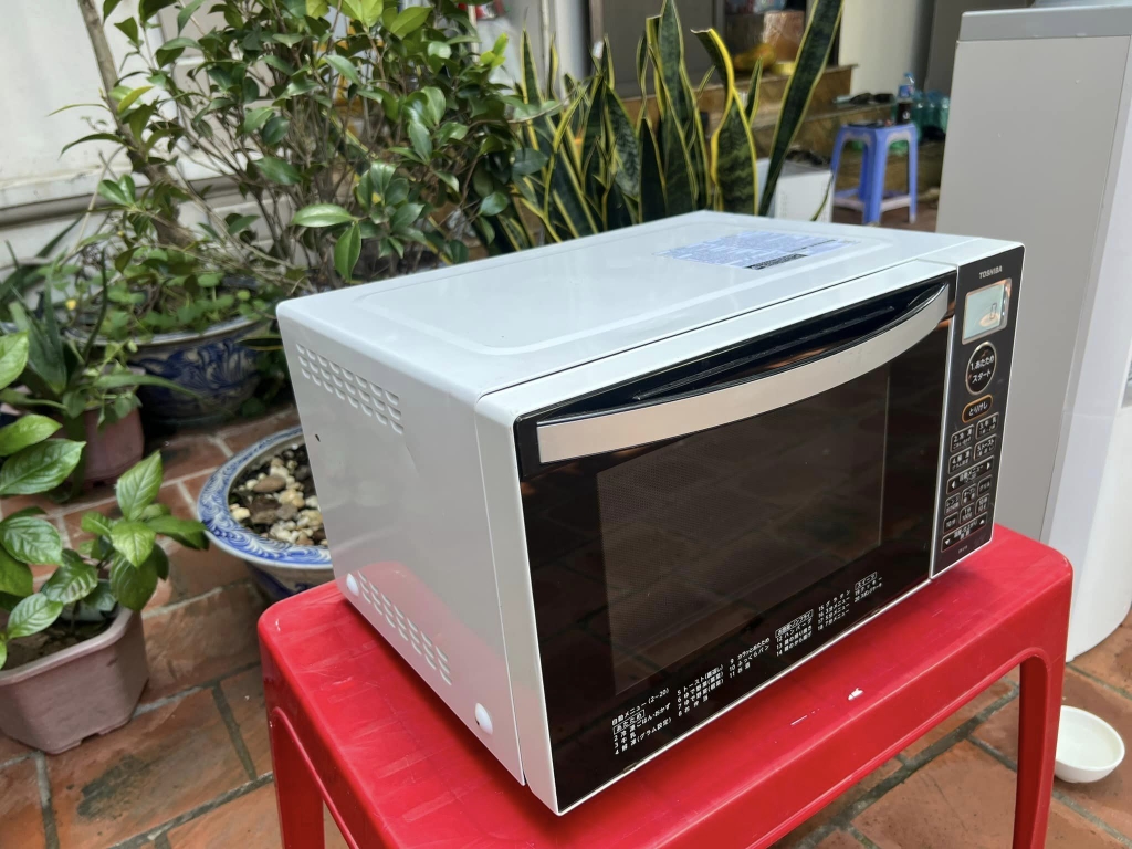 lò vi sóng toshiba v18
