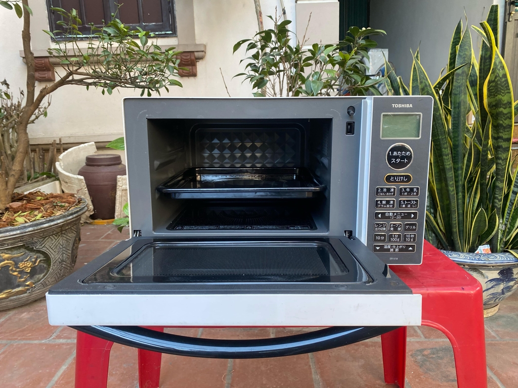 Lò vi sóng Toshiba ER-V18