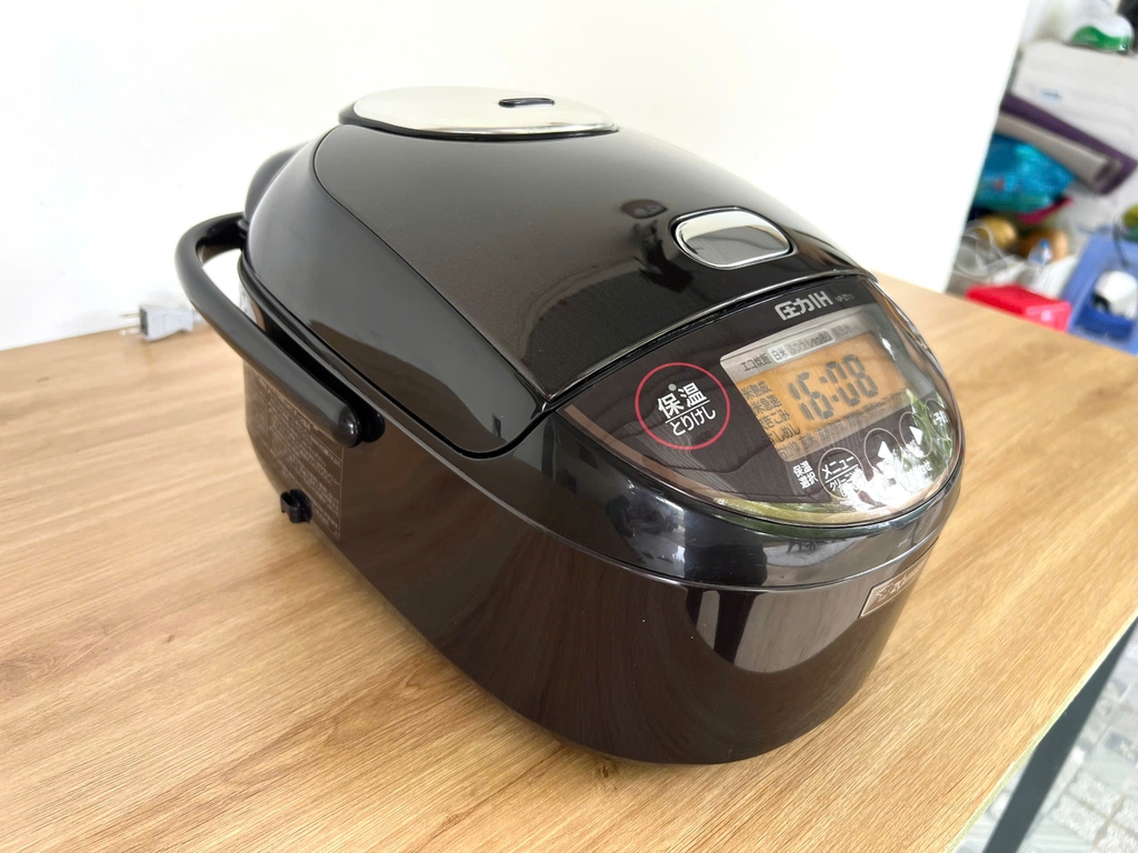 nồi cơm cao tần Zojirushi 1L cao tần áp suất NP-ZT10