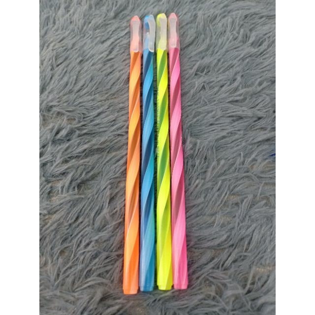 [Lẻ 1 cây] Bút viết nến Gstar Vâng Thiên IT31 / IT-31 ngòi 0.5mm mực xanh / mực đen chất lượng tốt
