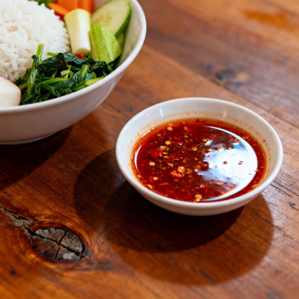 Nước Sốt Chua Cay Chay Ngon Hùng Phát 200ml - Spicy & Sour Sauce