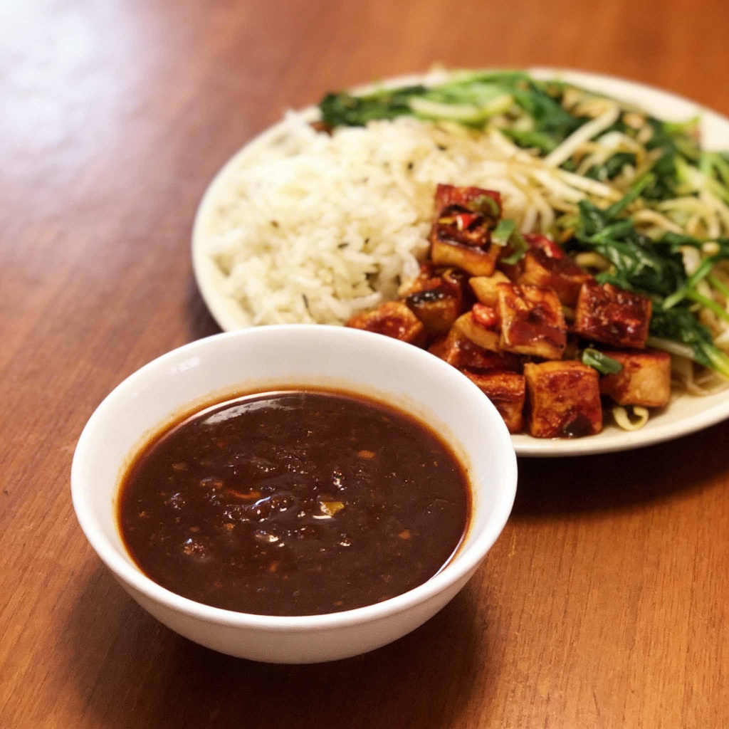 Nước Sốt Ướp Khìa Chay Ngon Hùng Phát Chai 200ml - Vegan Braised Sauce