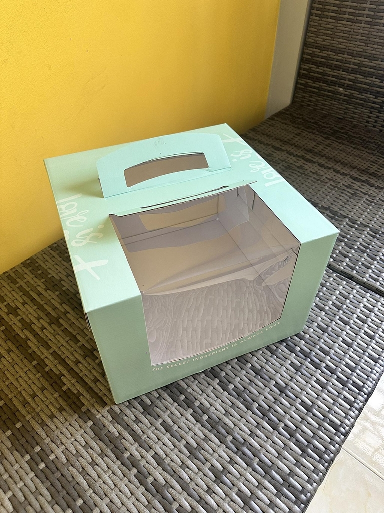 Hộp bánh kem quai xách cửa sổ xanh mint