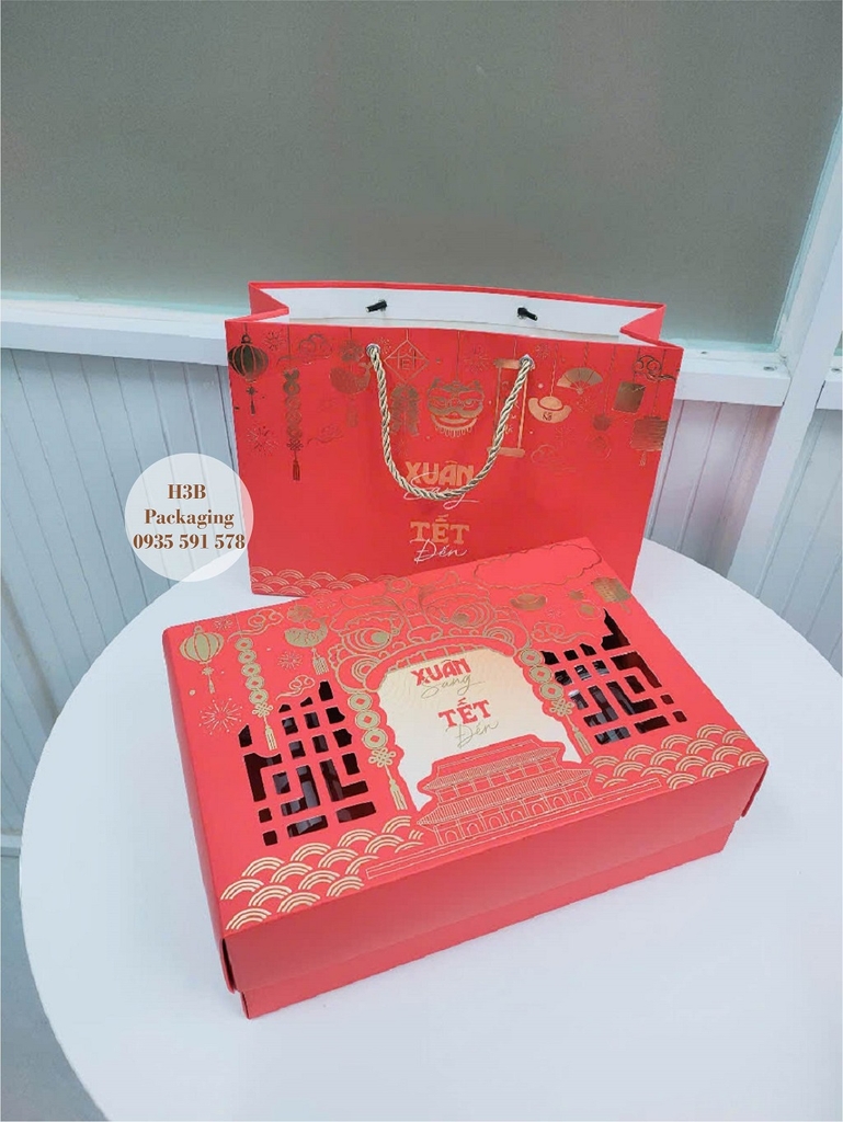 hộp quà tết đựng hủ PET