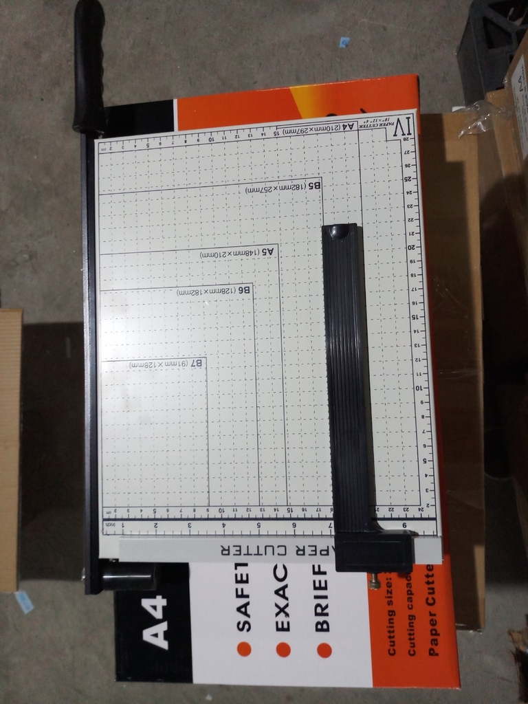 Bàn cắt giấy 829-3(Khổ A4, B4)