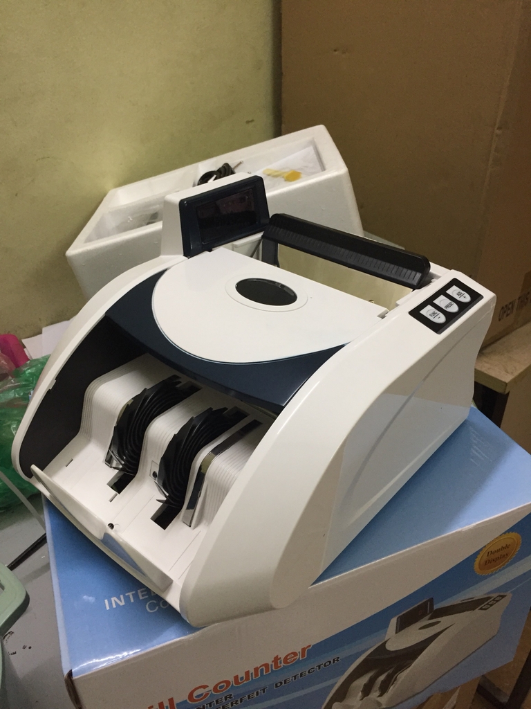 Máy đếm tiền ZY B520UV