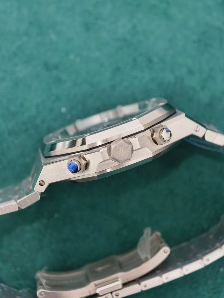 AUDEMARS PIGUET 26240ST