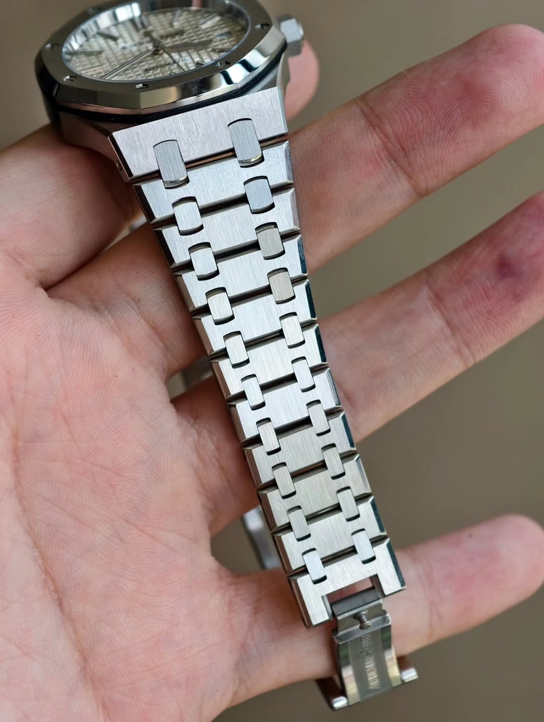 AUDEMARS PIGUET APRO 26240ST