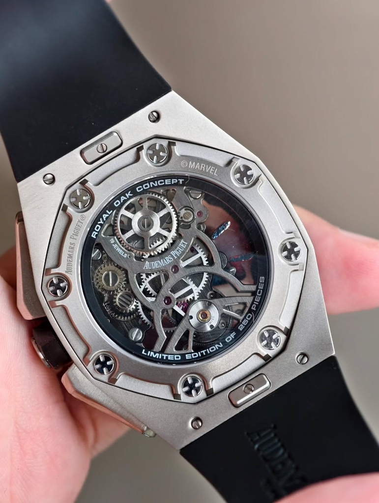 AUDEMARS PIGUET Royal Oak Concept Spider-Man Tourbillon