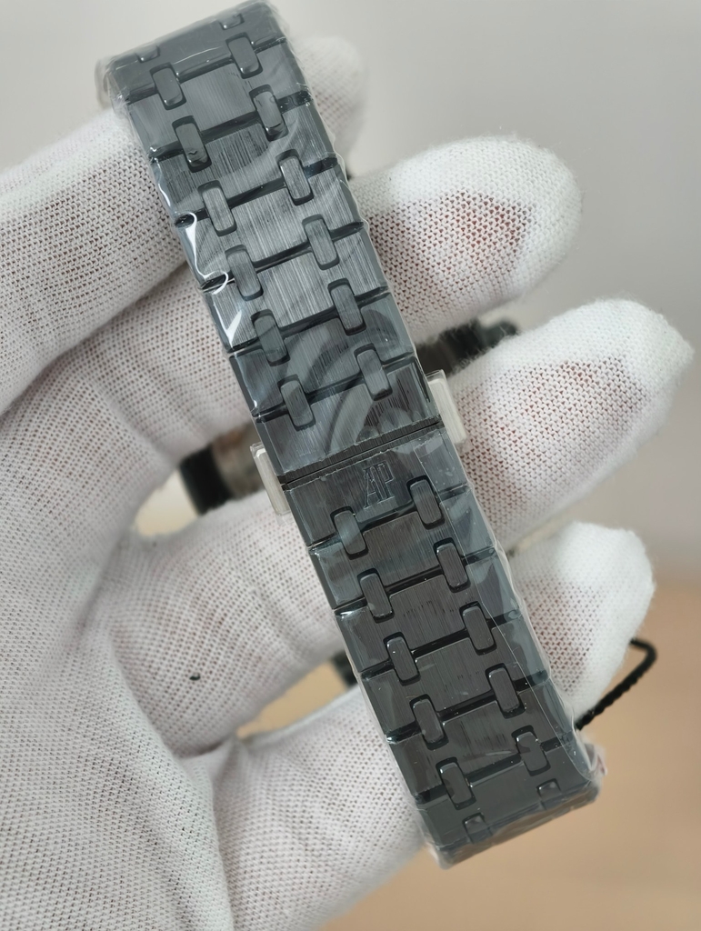 AUDEMARS PIGUET Royal Oak 15500CE 41mm Black-Black Ceramic-Calibre 4302