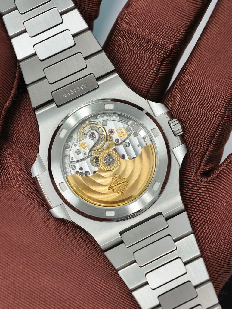 PATEK PHILIPPE Nautilus 5711 Green Face-40mm-Calibre 330