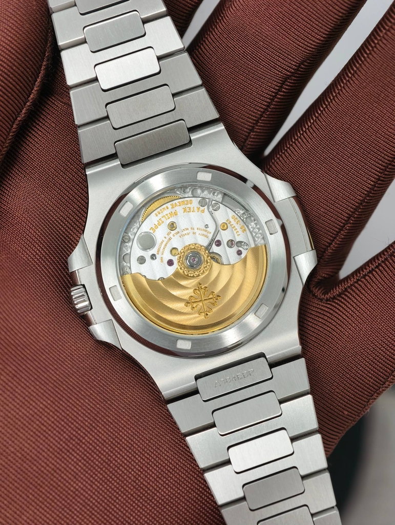 PATEK PHILIPPE Nautilus 5711 Green Face-40mm-Calibre 330