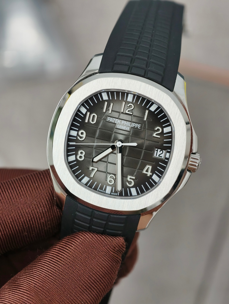 PATEK PHILIPPE Aquanaut 5167A Black Face-40mm-Calibre 330