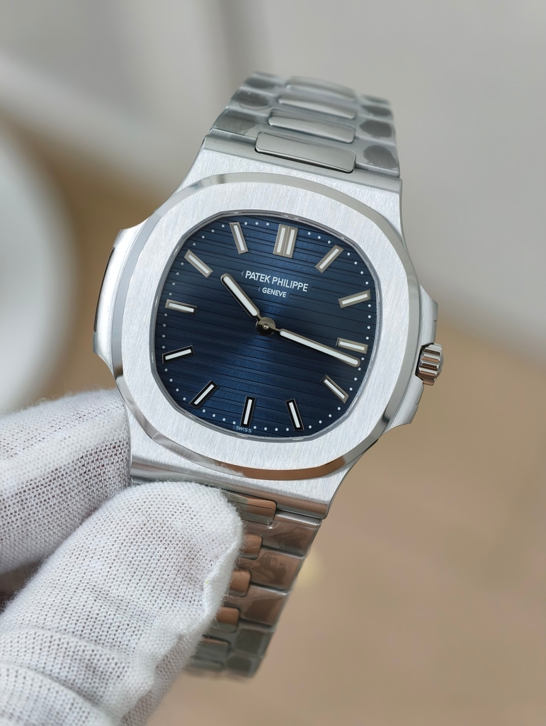 PATEK PHILIPPE Nautilus 5810G 50th Anniversary Edition-41mm-Calibre 240