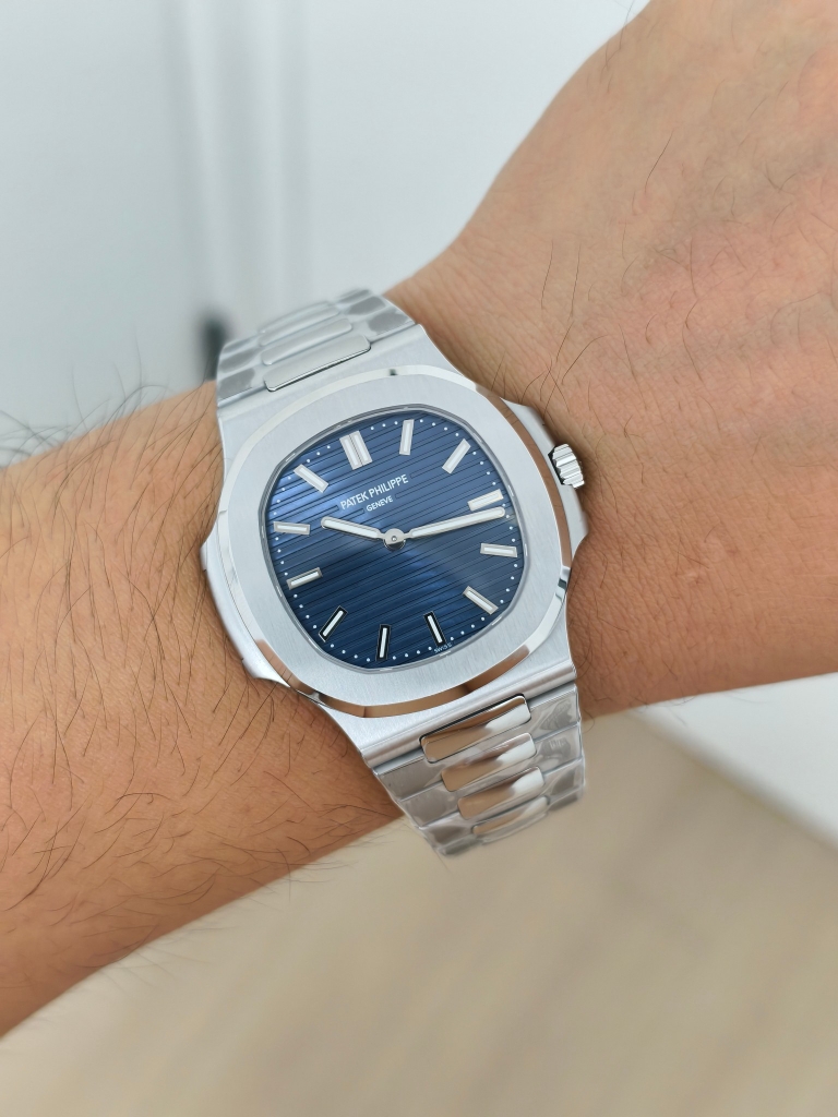 PATEK PHILIPPE Nautilus 5810G 50th Anniversary Edition-41mm-Calibre 240