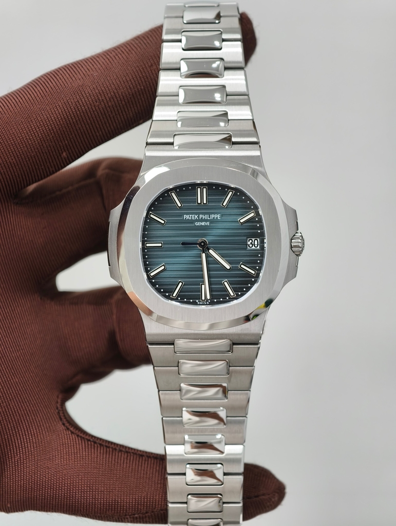 PATEK PHILIPPE Nautilus 5711 Blue Face-40mm-Calibre 330