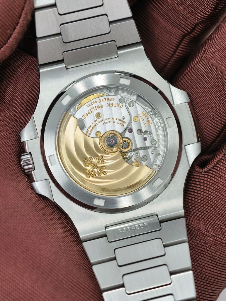 PATEK PHILIPPE Nautilus 5711 Blue Face-40mm-Calibre 330