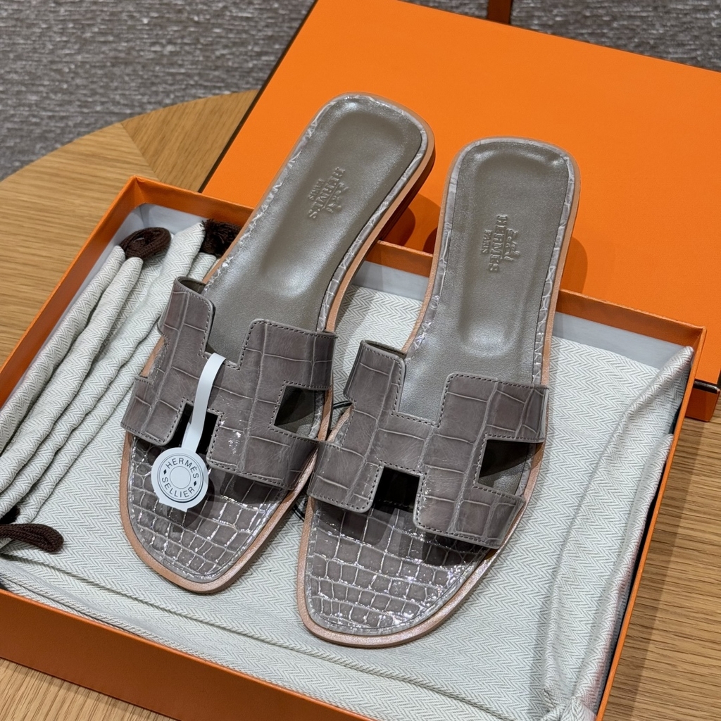 JD-1980 Alligator Slide Sandals in Etoupe Grey