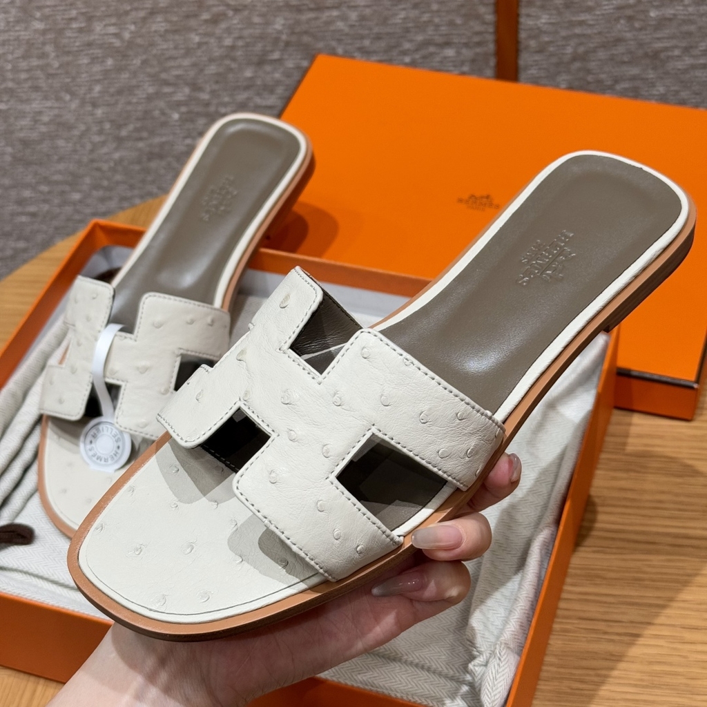JD-1180 Ostrich Leather Slides in Wool White
