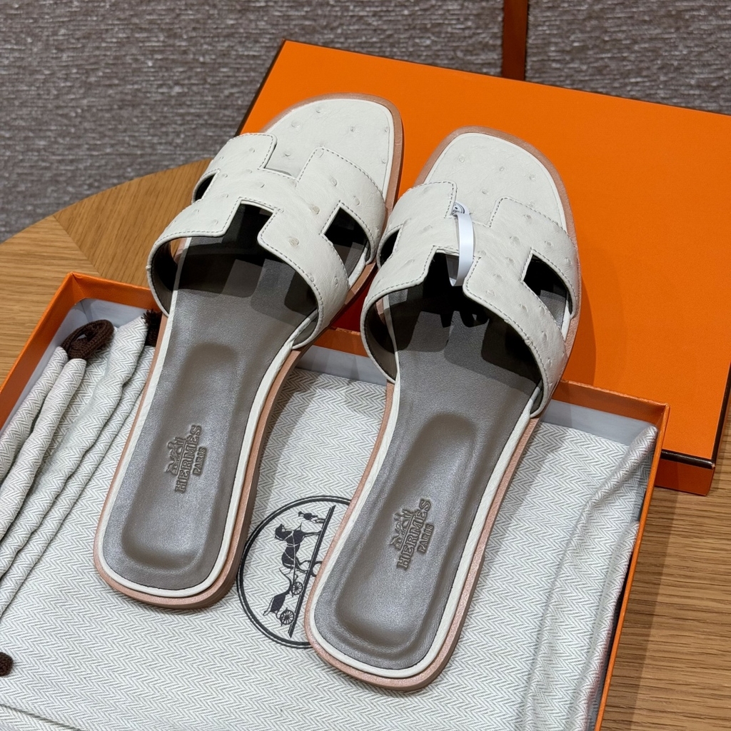 JD-1180 Ostrich Leather Slides in Wool White