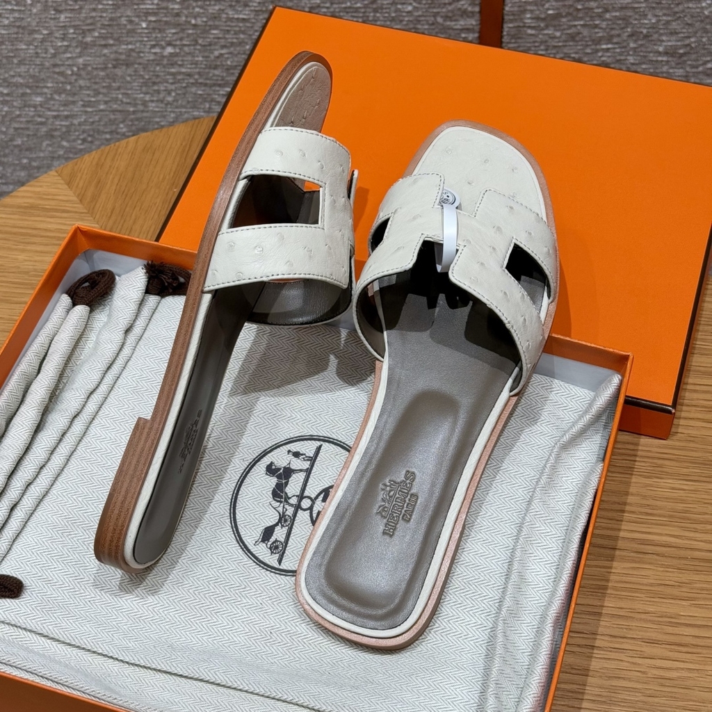 JD-1180 Ostrich Leather Slides in Wool White