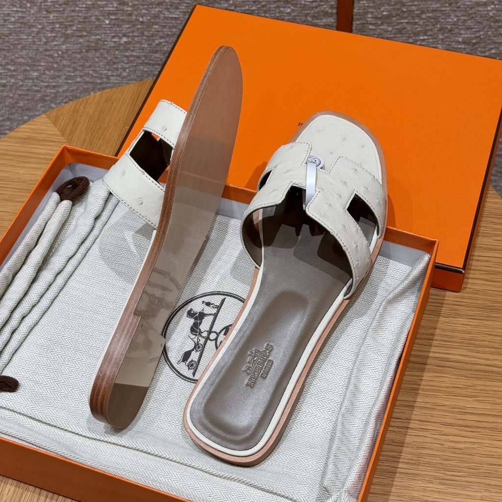 JD-1180 Ostrich Leather Slides in Wool White