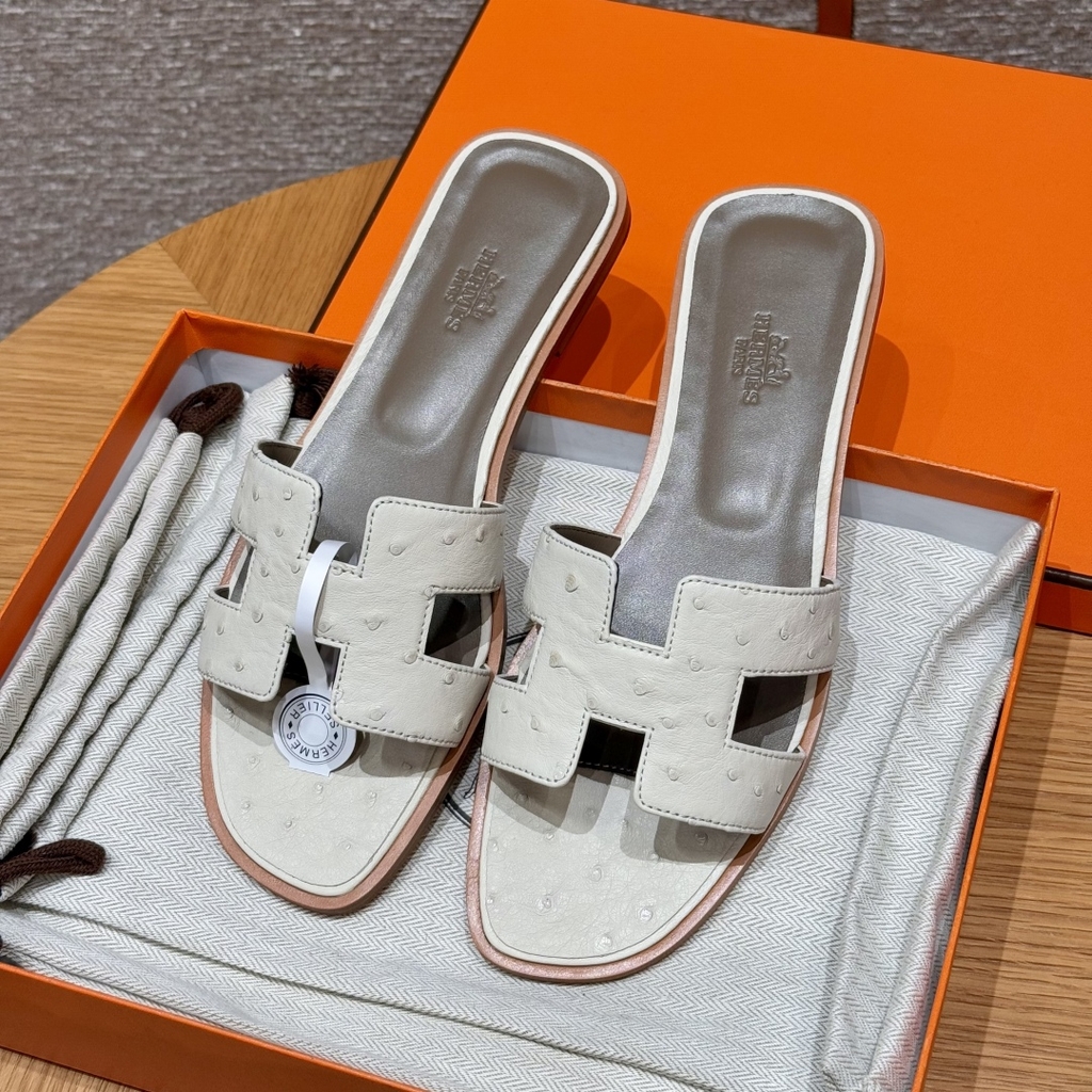 JD-1180 Ostrich Leather Slides in Wool White